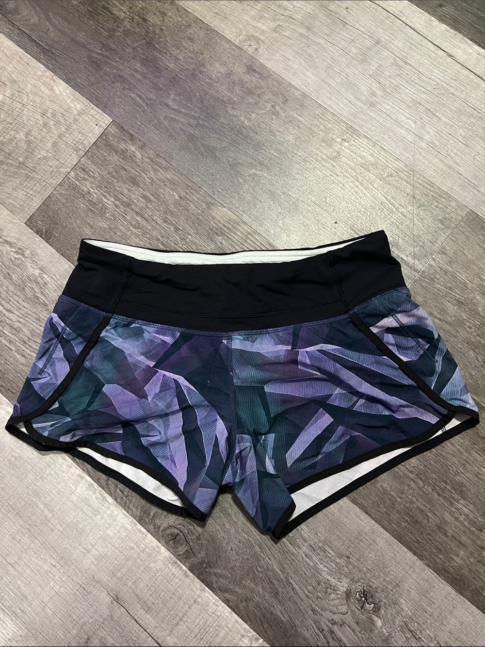 Lululemon geometric pattern shorts